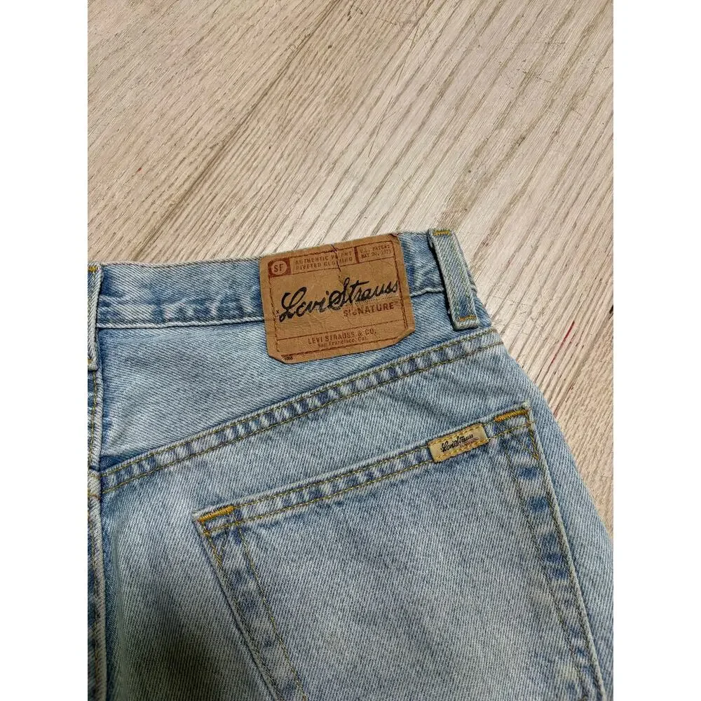Signature Levi Strauss Jeans Light Wash Straight Leg Y2K 32x32